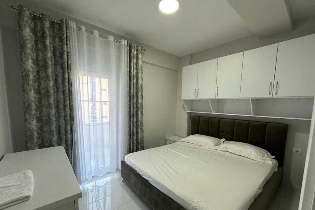 Evi's Ne Plazh Buze Detit * Durrës